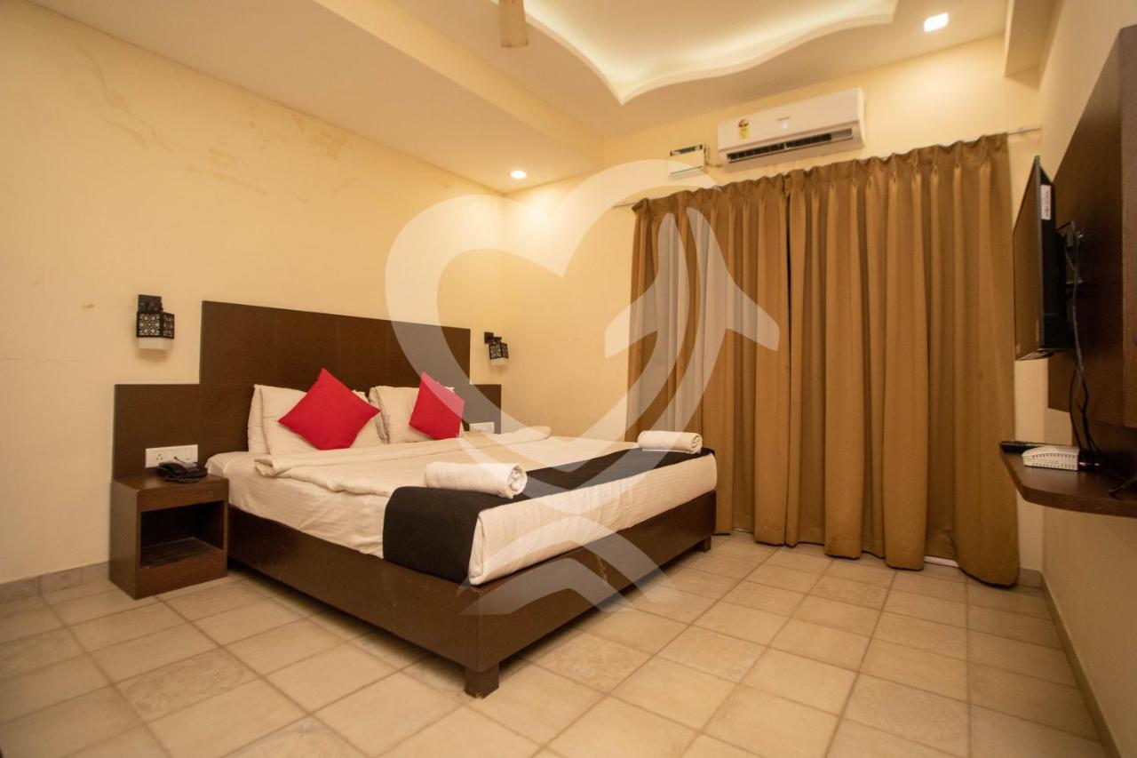 De Alcazar Calangute Hotel Buitenkant foto