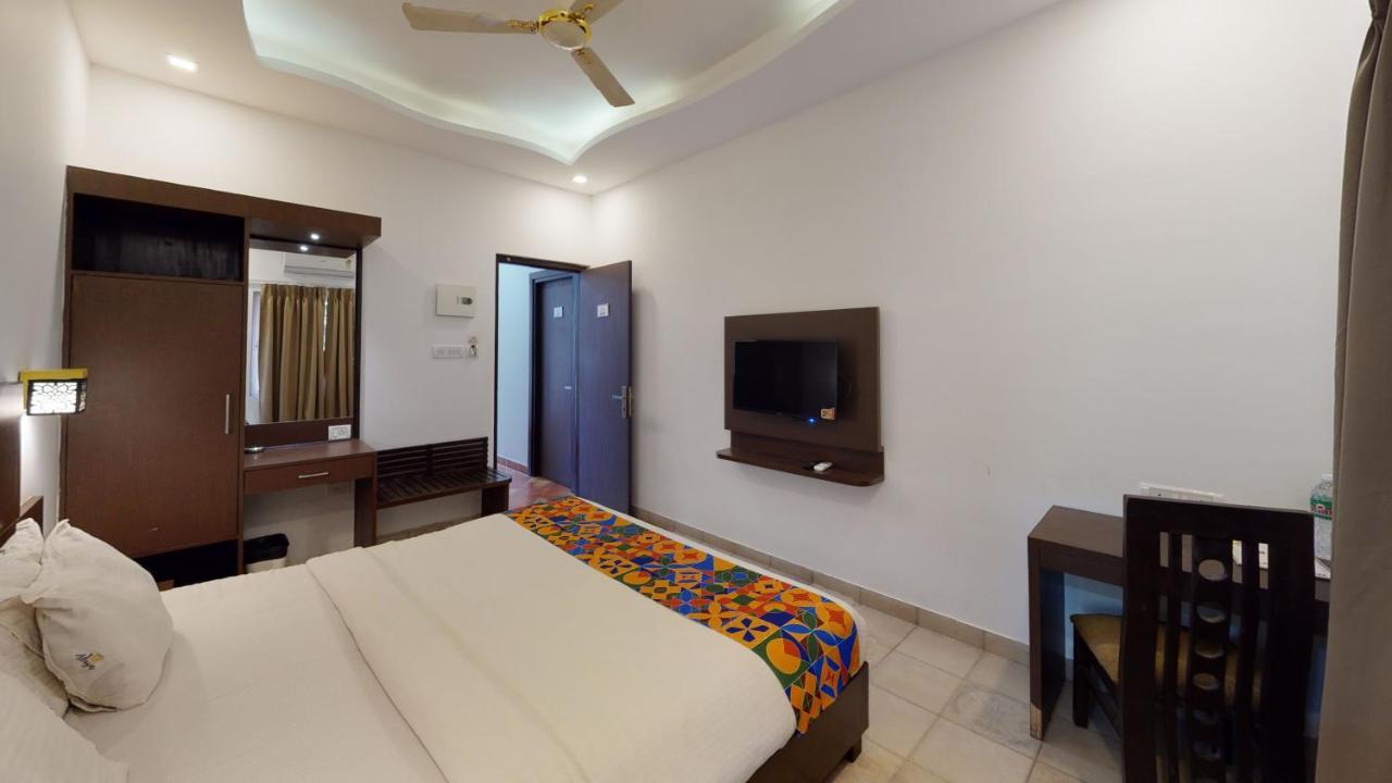 De Alcazar Calangute Hotel Buitenkant foto