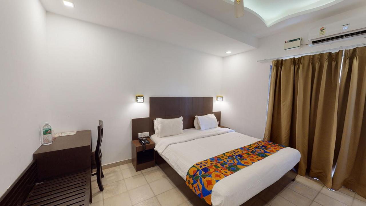 De Alcazar Calangute Hotel Buitenkant foto