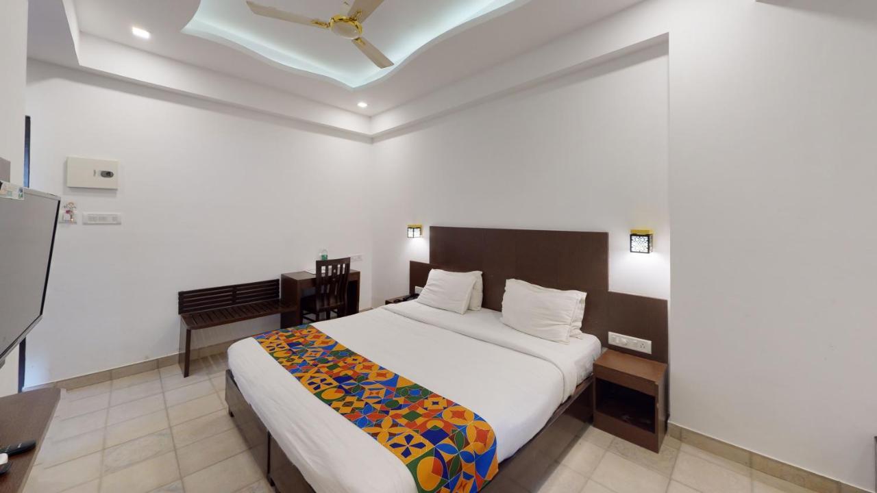 De Alcazar Calangute Hotel Buitenkant foto