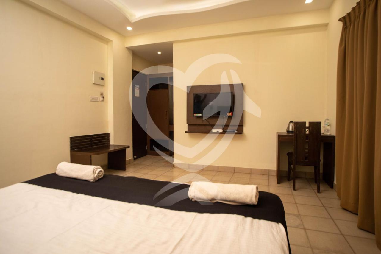 De Alcazar Calangute Hotel Buitenkant foto