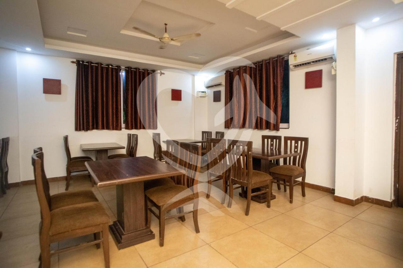 De Alcazar Calangute Hotel Buitenkant foto